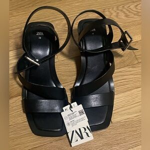 Zara Black Strapped Chunky Heel Sandals